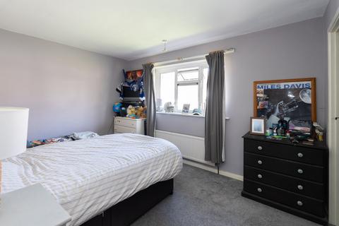50 Oak Ridge, Dorking, RH4 2NS