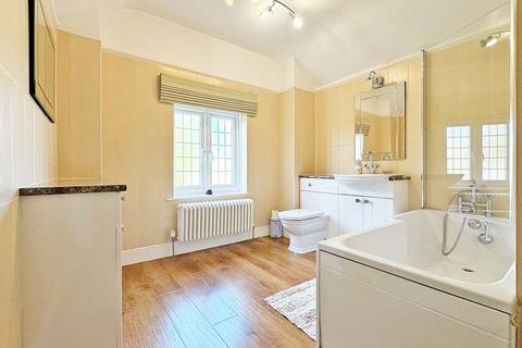 2 Perrys Gardens, West Hill, Ottery St Mary, EX11 1XA