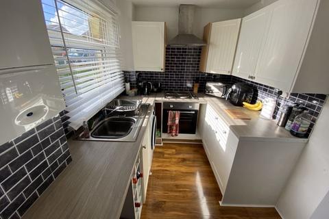 2 bedroom detached house to rent, Halford Close, Sandown