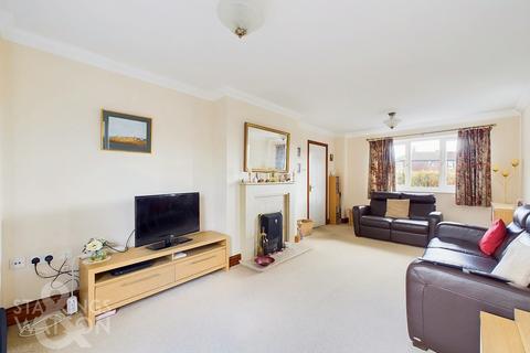 4 bedroom detached house for sale, Honeysuckle Drive, Dereham