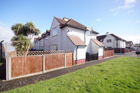 2 bedroom end of terrace house for sale, Kings Road, Lee-On-The-Solent, PO13