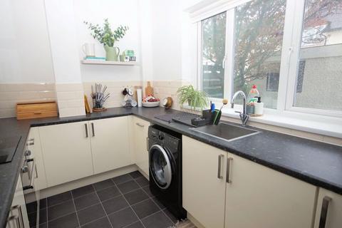 2 bedroom end of terrace house for sale, Kings Road, Lee-On-The-Solent, PO13