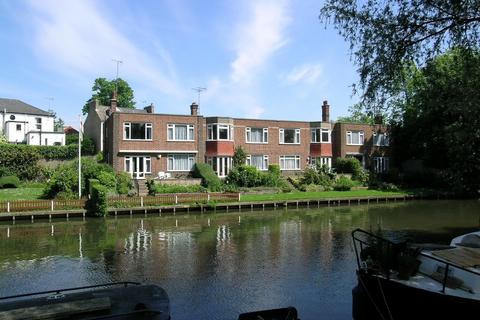 2 bedroom flat to rent, Riverside Court, Cambridge CB4