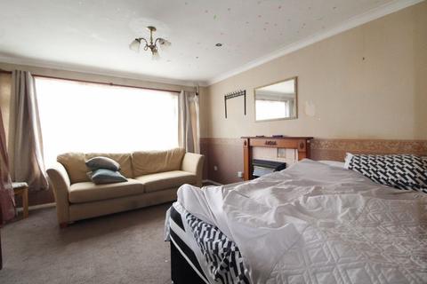 3 bedroom terraced house for sale, Clarkes Way, Dunstable