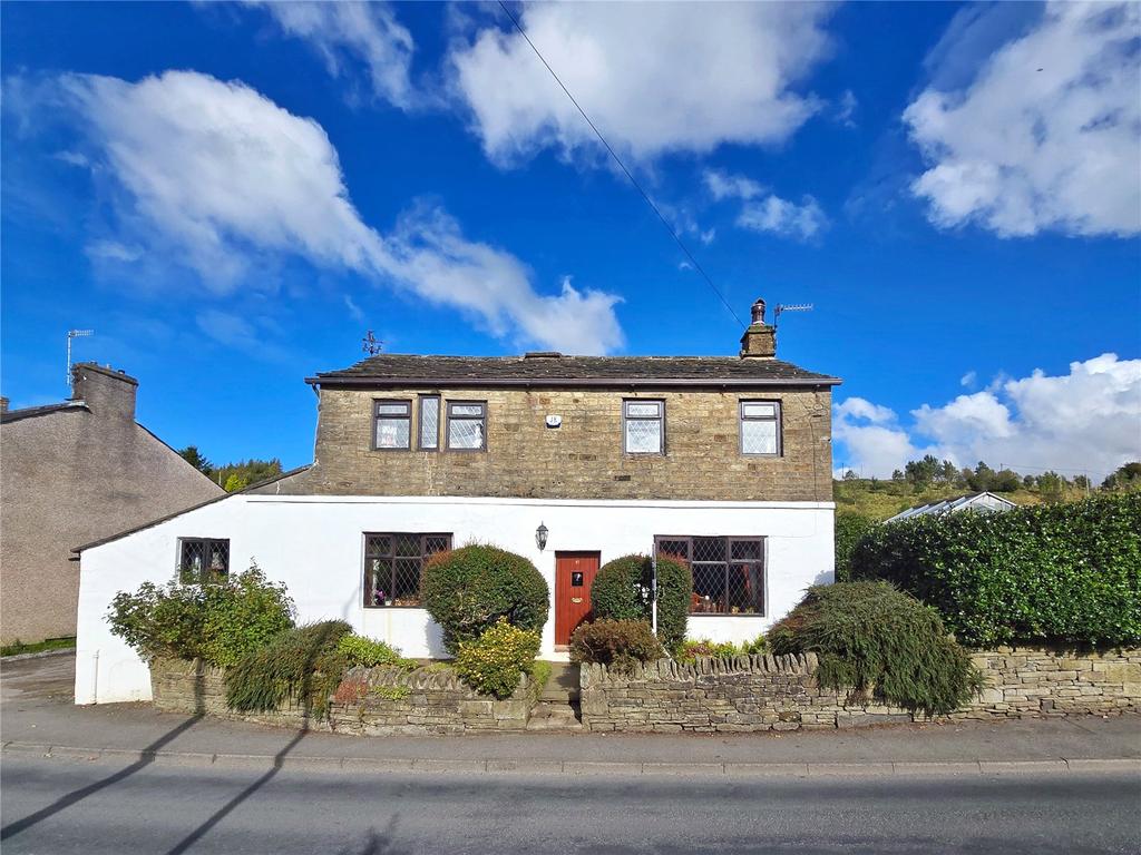 Booth Road, Stacksteads, Rossendale... 3 bed detached house - £365,000