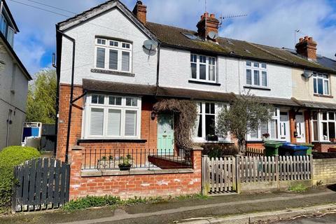 3 bedroom end of terrace house for sale, Vale Road, Claygate