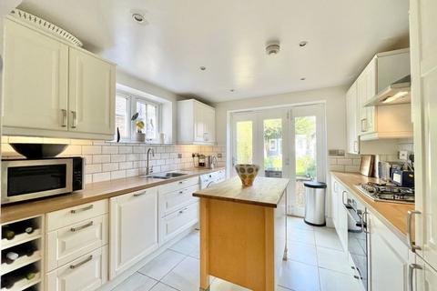 26 Vale Road, Claygate, Esher, KT10 0NJ