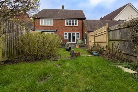 2 bedroom semi-detached house for sale, Baxendale Way, Uckfield
