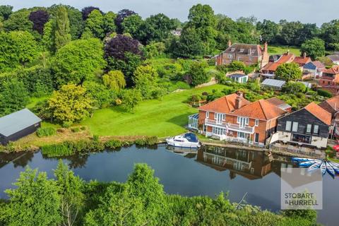 3 bedroom semi-detached house for sale, Wroxham Road, Norwich NR12