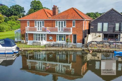 3 bedroom semi-detached house for sale, Wroxham Road, Norwich NR12