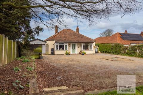5 bedroom detached bungalow for sale, Norwich Road, Great Yarmouth NR29