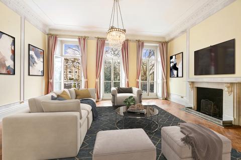 3 bedroom flat to rent, Onslow Gardens, South Kensington, London