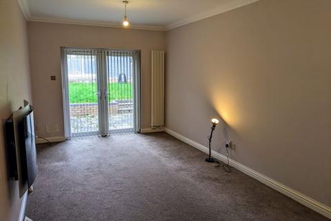 3 bedroom semi-detached house to rent, Goodrest Avenue, Halesowen, West Midlands, B62 0HP