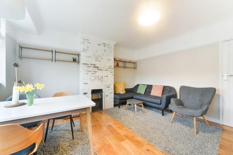 2 bedroom apartment to rent, Villiers Close, Surbiton KT5