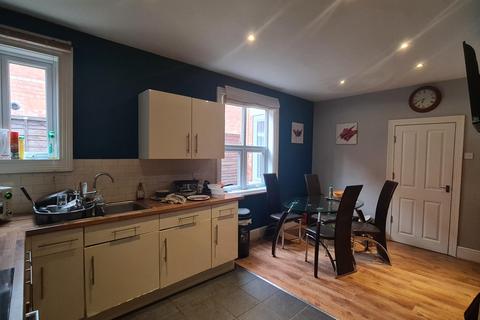 1 bedroom in a house share to rent, Monks Road, Lincoln