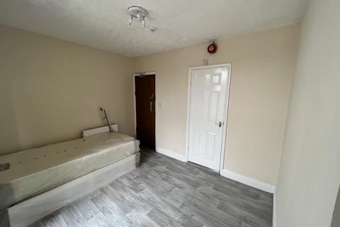 1 bedroom in a house share to rent, Mansfield Road, NG1