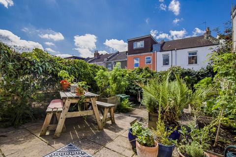 32 Avon Park, Bristol, BS5 9RS