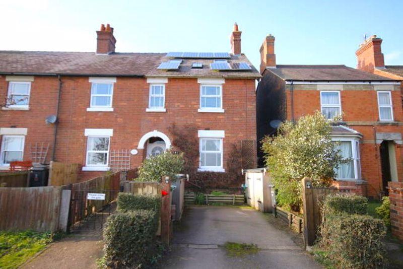 Brooke Road, Oakham LE15 3 bed character property for sale £310,000