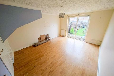 2 bedroom end of terrace house for sale, Carnoustie Close, Plumstead, London