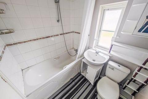 4 Carnoustie Close, London, SE28 8SH