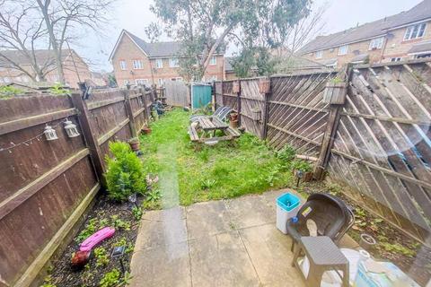 4 Carnoustie Close, London, SE28 8SH