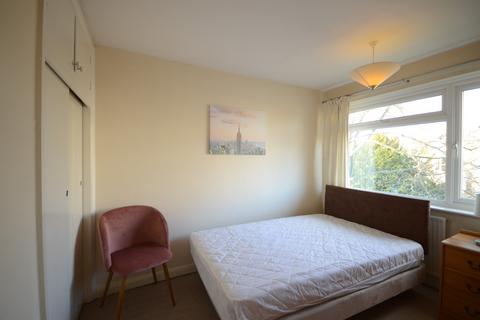 2 bedroom apartment to rent, Montpelier Court
