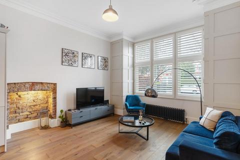 Flat 2, 89 Gordon Road, London, W5 2AL