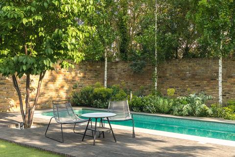 Flat 2, 89 Gordon Road, London, W5 2AL