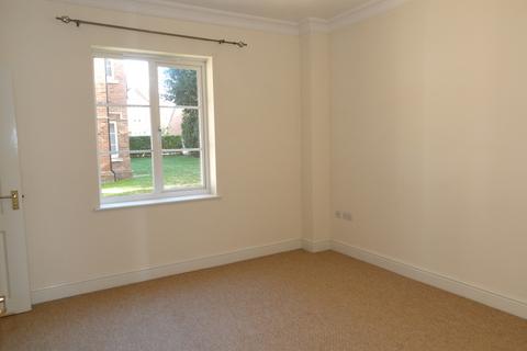 2 bedroom ground floor flat to rent, Christine Ingram Gardens, Warfield