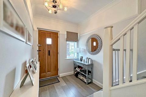 98 Norfolk Avenue, South Croydon, CR2 8BS