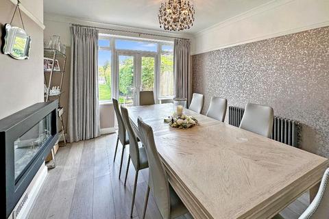 98 Norfolk Avenue, South Croydon, CR2 8BS