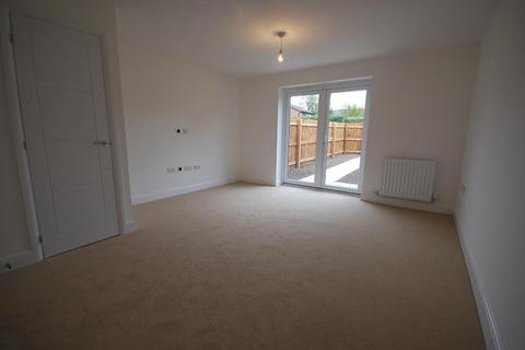 2 bedroom semi-detached house to rent, Partington Street, Failsworth, Manchester, M35 9EU