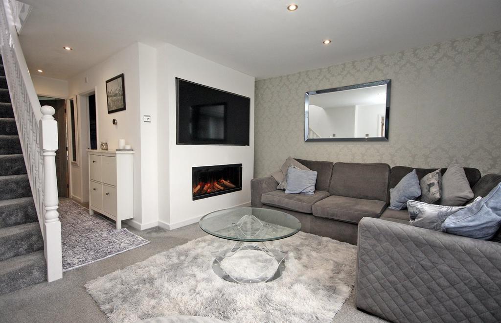 Gorwel, Llanfairfechan, Conwy, LL33 2 bed bungalow for sale £295,000