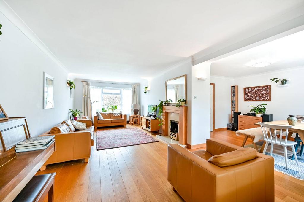 Thames Crescent, Maidenhead, SL6 5 bed detached house for sale £1,000,000