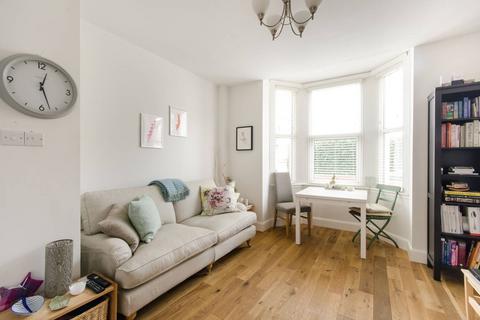 1 bedroom flat to rent, Charlton Road, Harlesden, London, NW10