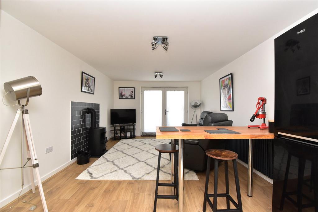Marsden Gardens, Dartford, Kent, DA1 1 bed flat for sale £190,000