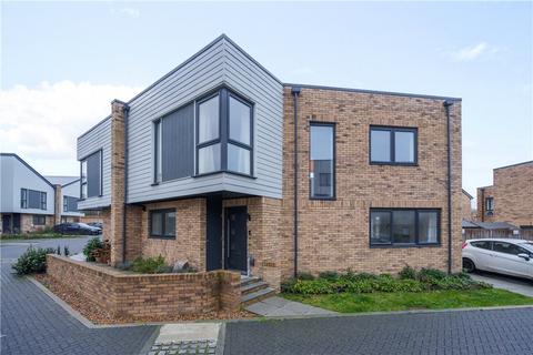 22 Bloomfields, Rainham, Gillingham, ME8 7DD