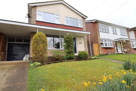 4 bedroom detached house for sale, Burrows Way, Rayleigh, SS6