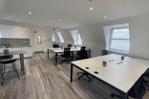Serviced office to rent, London EC3V