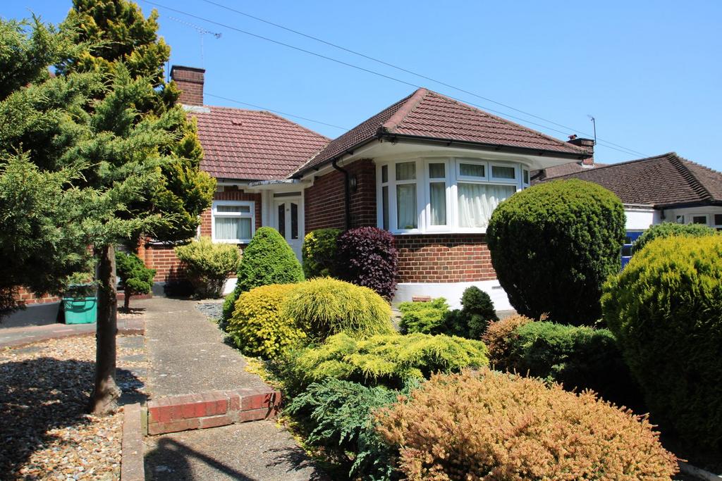 Pinewood Drive, Orpington BR6 3 bed bungalow for sale £600,000