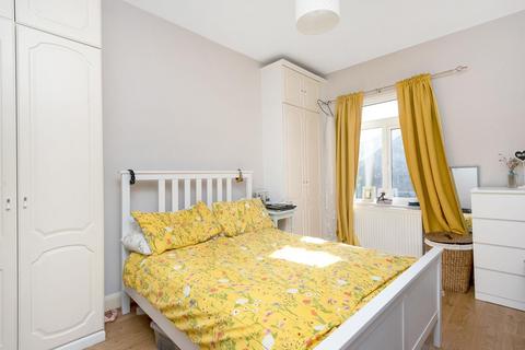 1 bedroom flat to rent, St Aubyns Road, LONDON, SE19