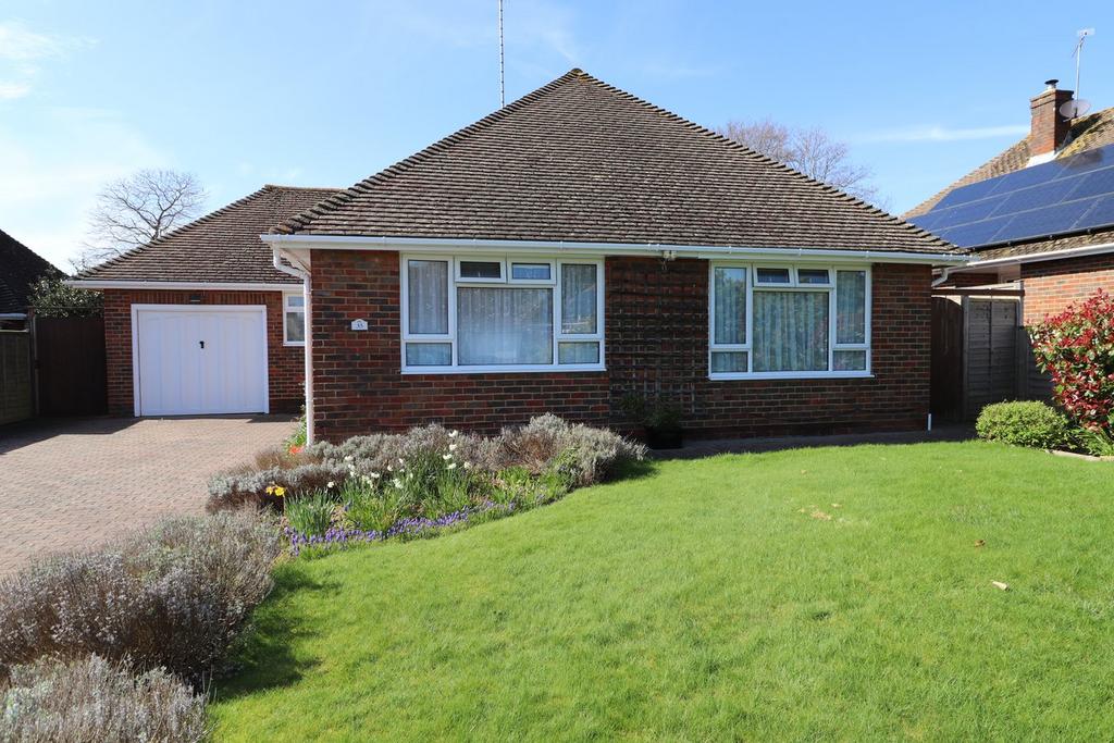 The Gorseway, BexhillonSea, TN39 2 bed detached bungalow for sale £