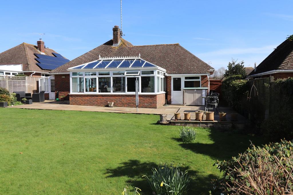 The Gorseway, BexhillonSea, TN39 2 bed detached bungalow for sale £