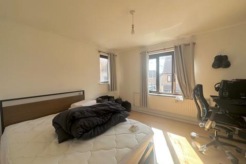 2 bedroom maisonette to rent, Lowndes Grove, Shenley Church End, Milton Keynes, MK5