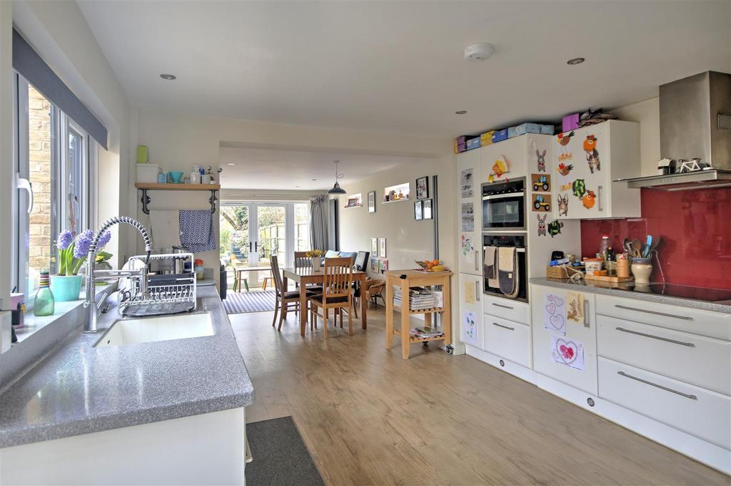 Kitchen: