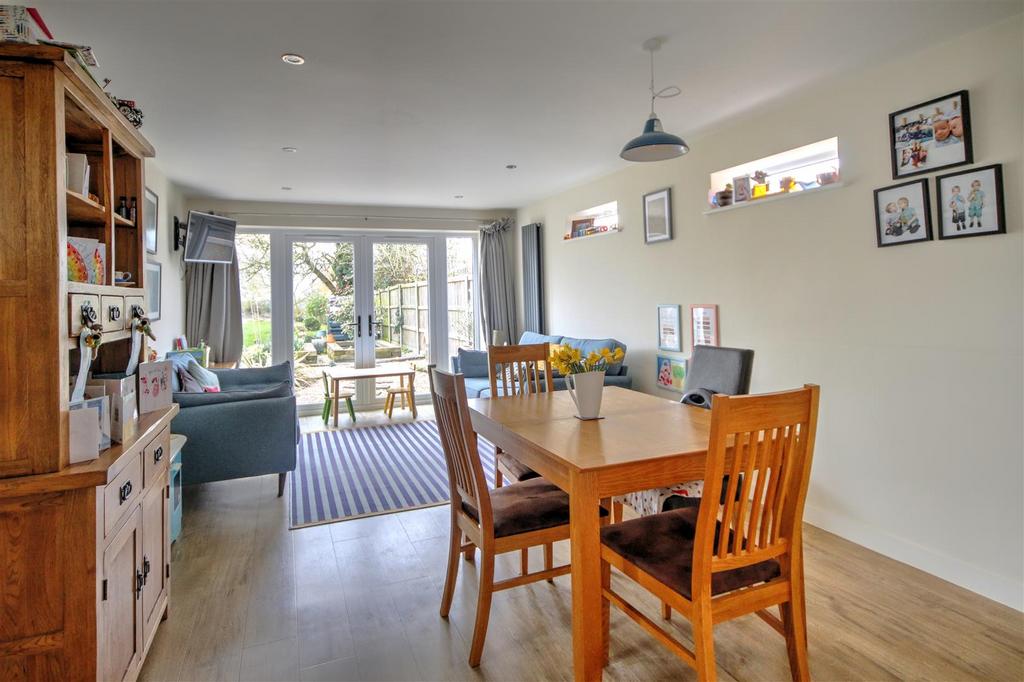 Dining Area: