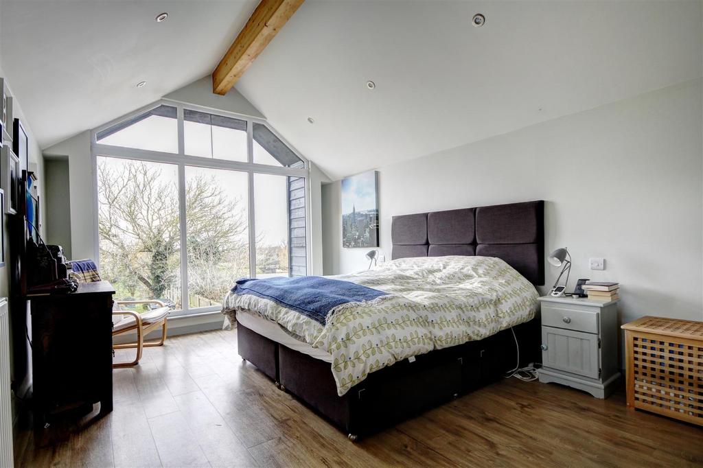 Bedroom 1: