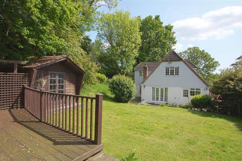 2 Crown Road, Billericay, CM11 2AE