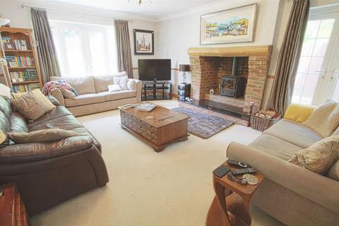 2 Crown Road, Billericay, CM11 2AE