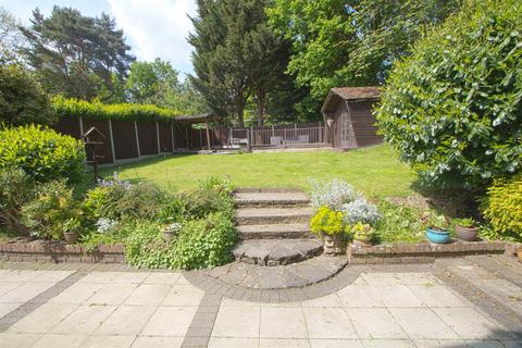 2 Crown Road, Billericay, CM11 2AE